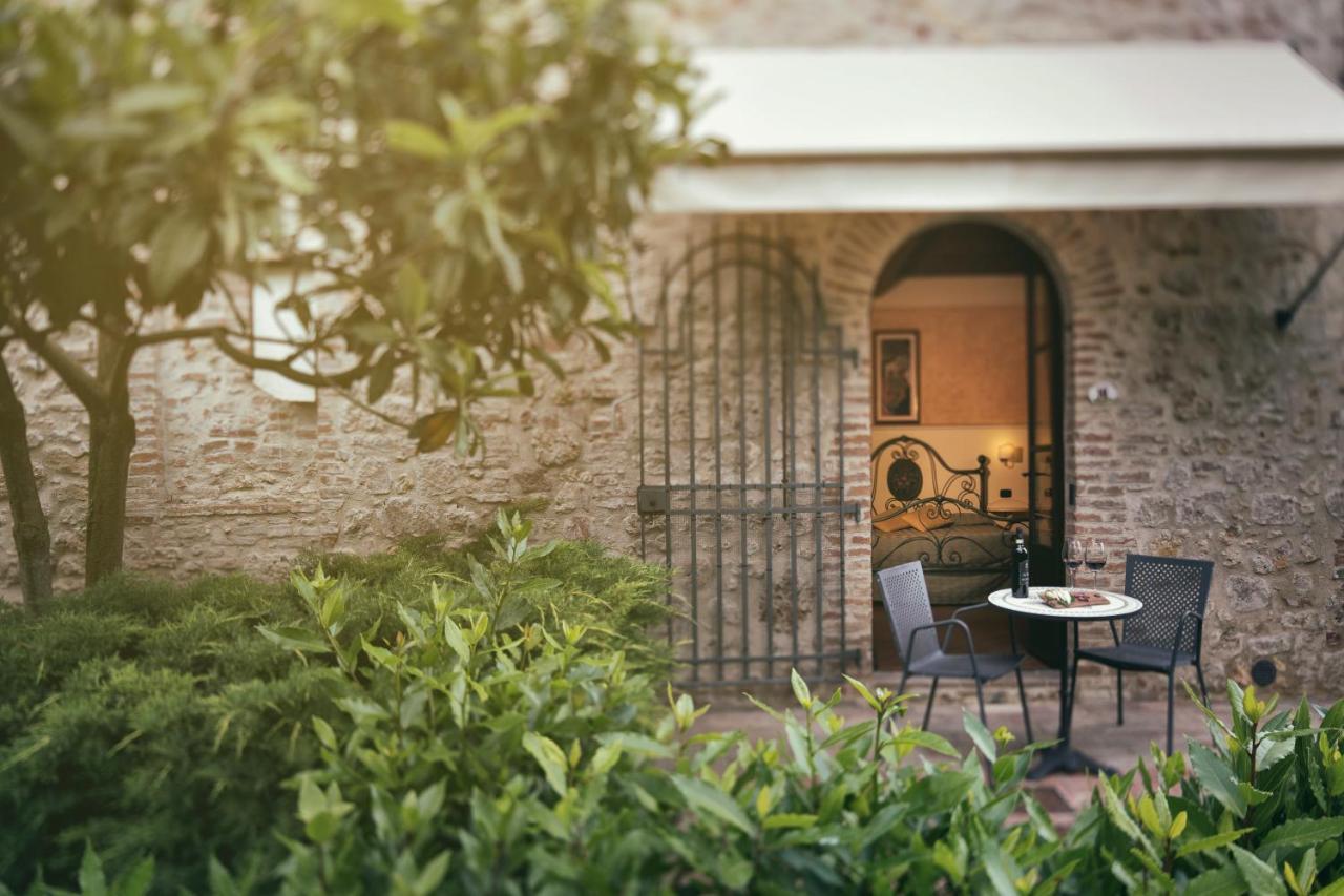 Il Colombaio Winery & Rooms Монтериджони Екстериор снимка