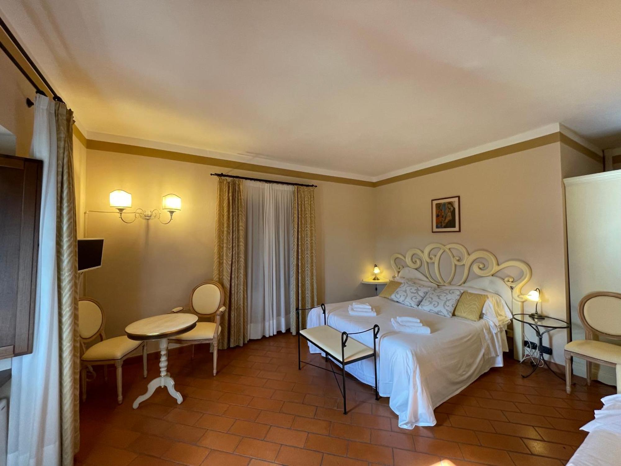 Il Colombaio Winery & Rooms Монтериджони Екстериор снимка