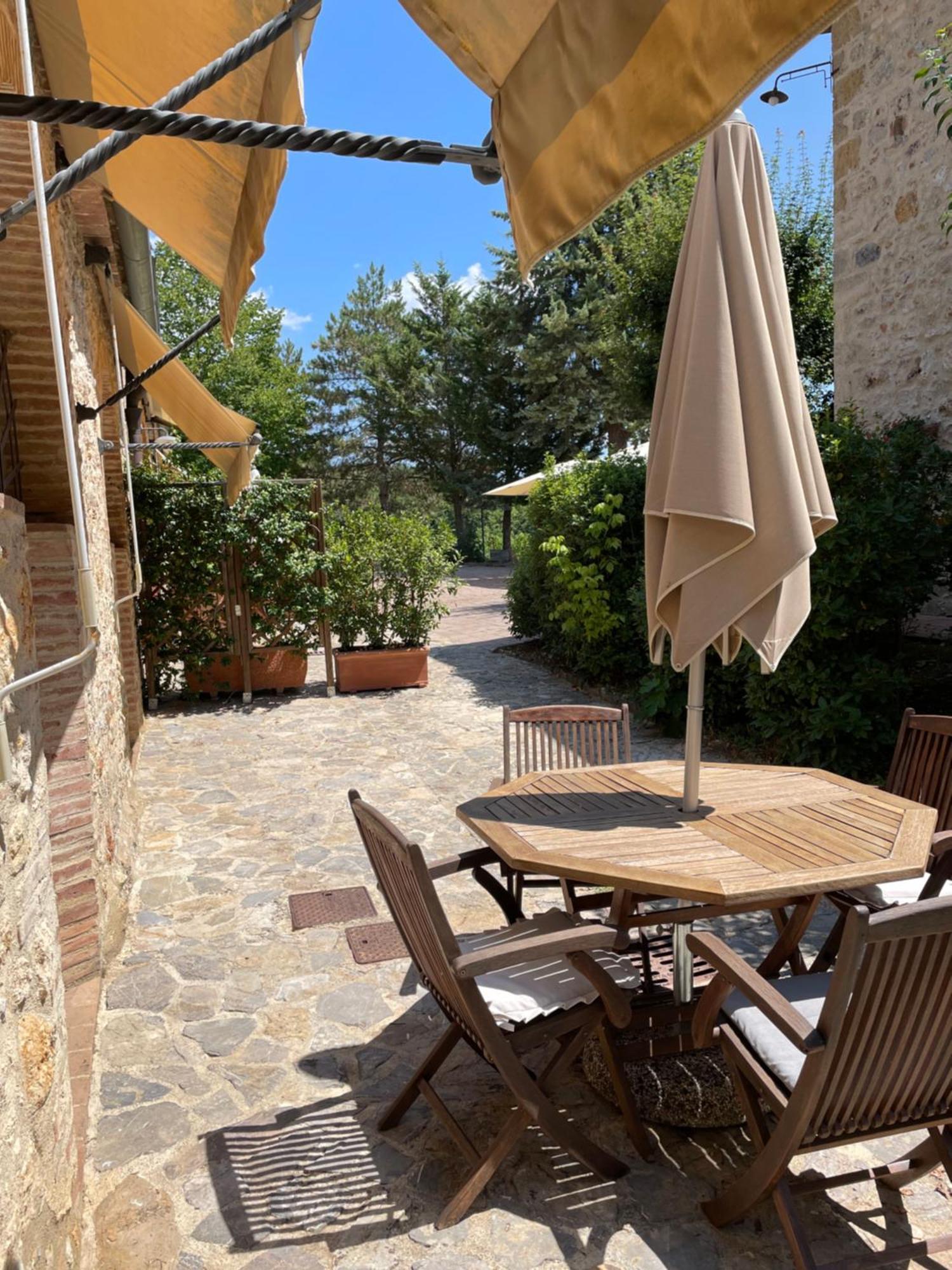 Il Colombaio Winery & Rooms Монтериджони Екстериор снимка