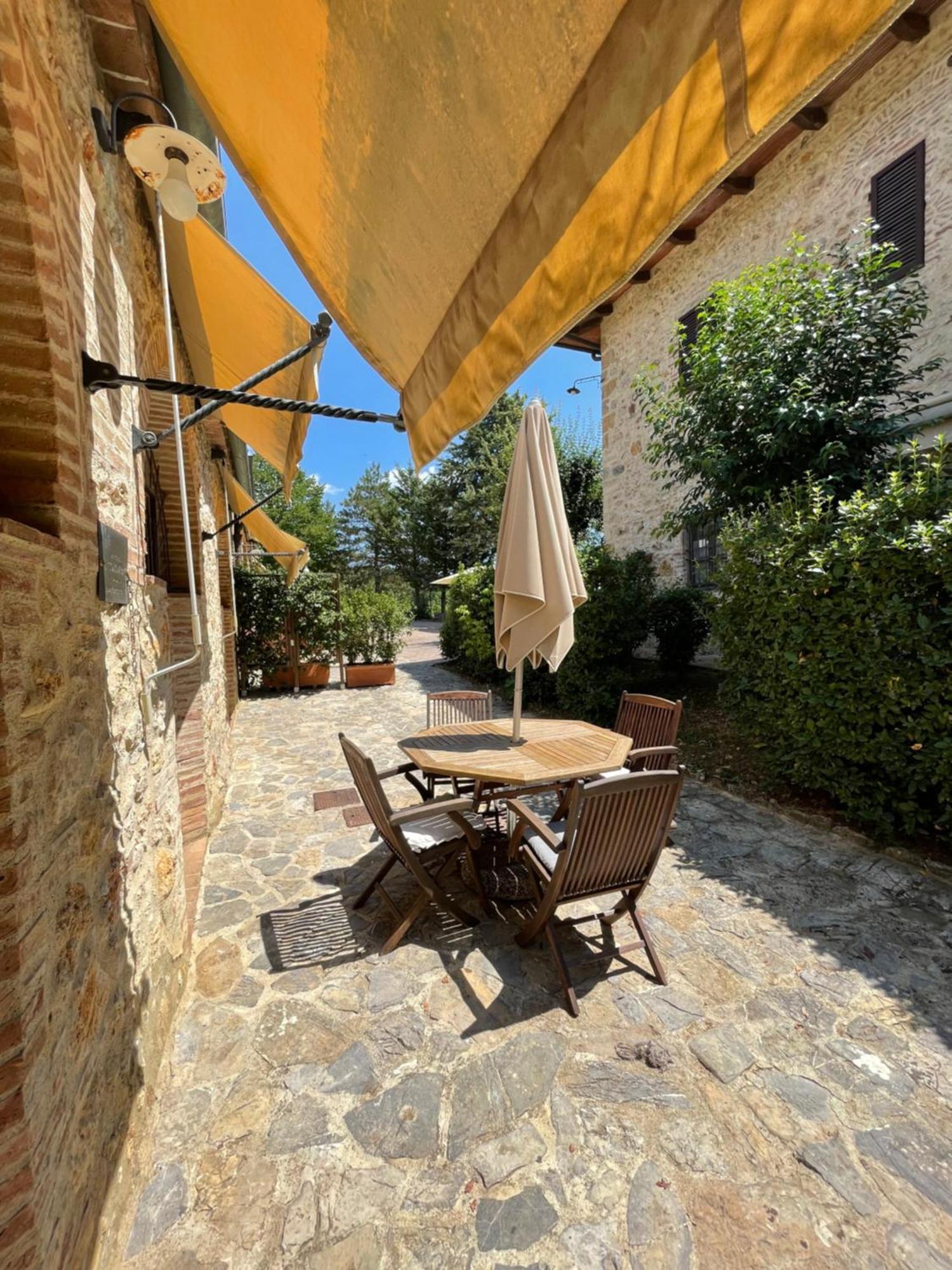 Il Colombaio Winery & Rooms Монтериджони Екстериор снимка