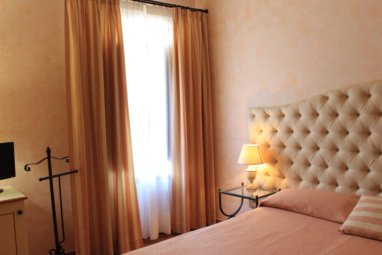 Il Colombaio Winery & Rooms Монтериджони Екстериор снимка