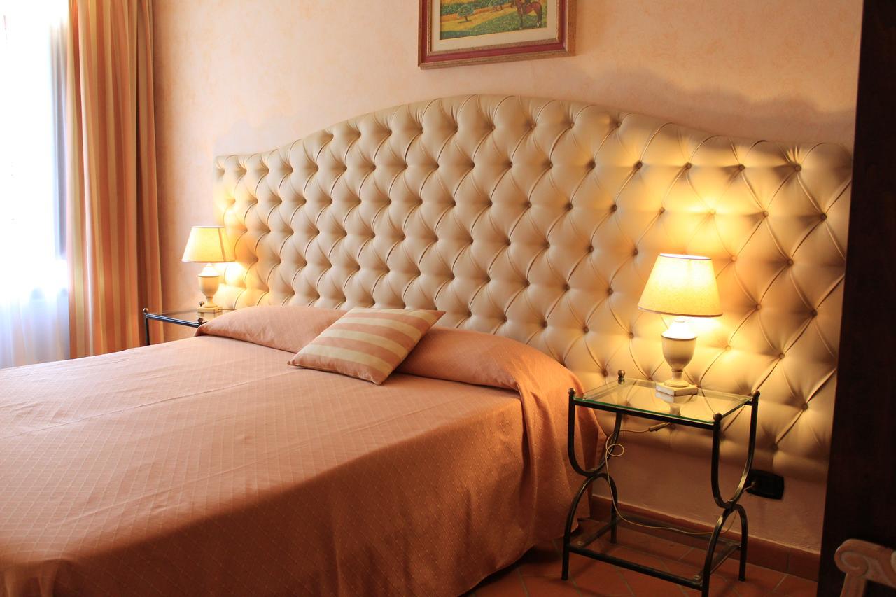 Il Colombaio Winery & Rooms Монтериджони Екстериор снимка